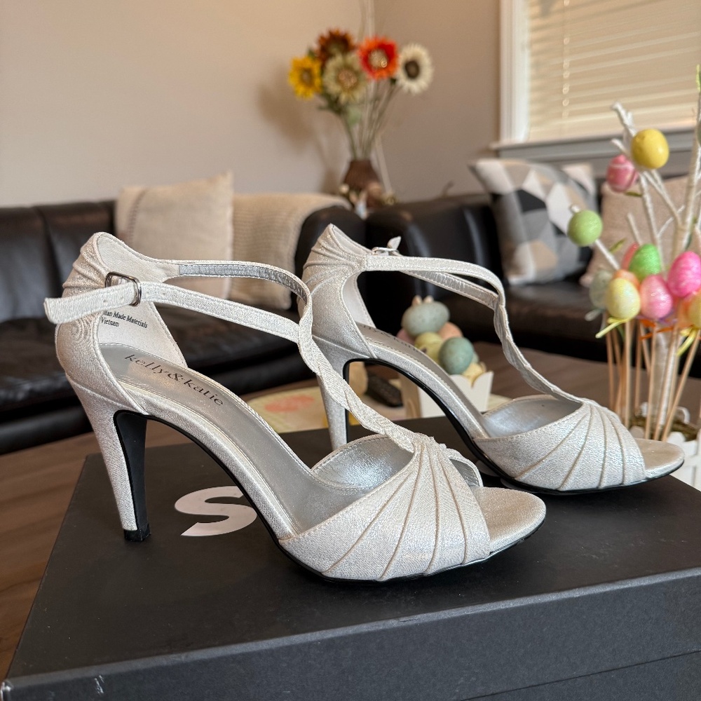 Kelly & Katie white and silver high heels NWOB